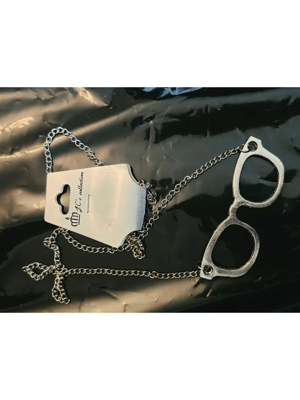 Vintage Silver Tone Eyeglasses Pendant Chain Necklace